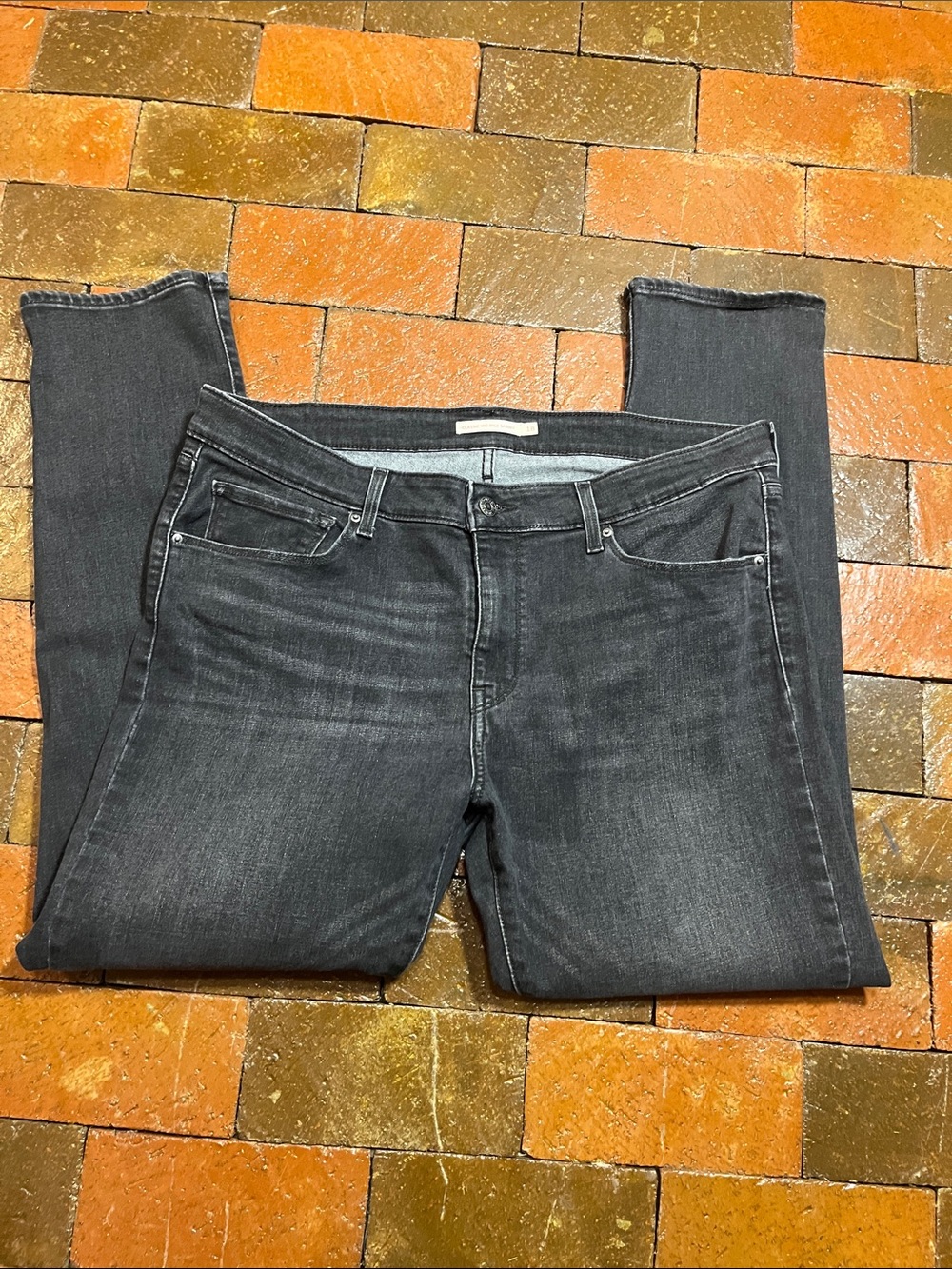 JEANS size 18 Levi black classic mid rise skinny 29 inch inseam 3193